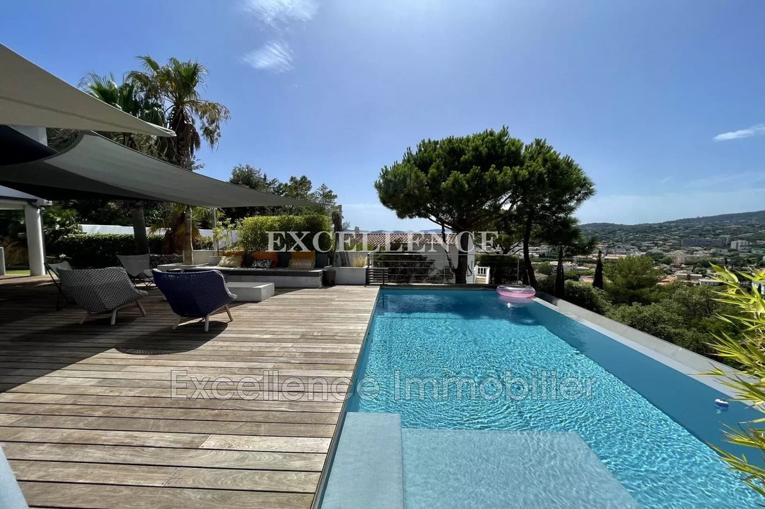 Villa in Ville-Les Saquedes-Le Bouillonnet, Sainte-Maxime, France 2 - 13899258