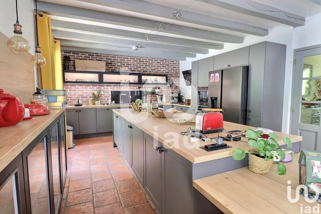 Vente Maison Traditionnelle 10 Pièces In Amboise, Centre Val De Loire