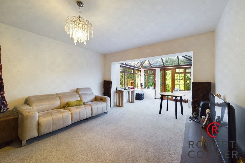 House in Eastcote, Hillingdon, England 2 - 13913217