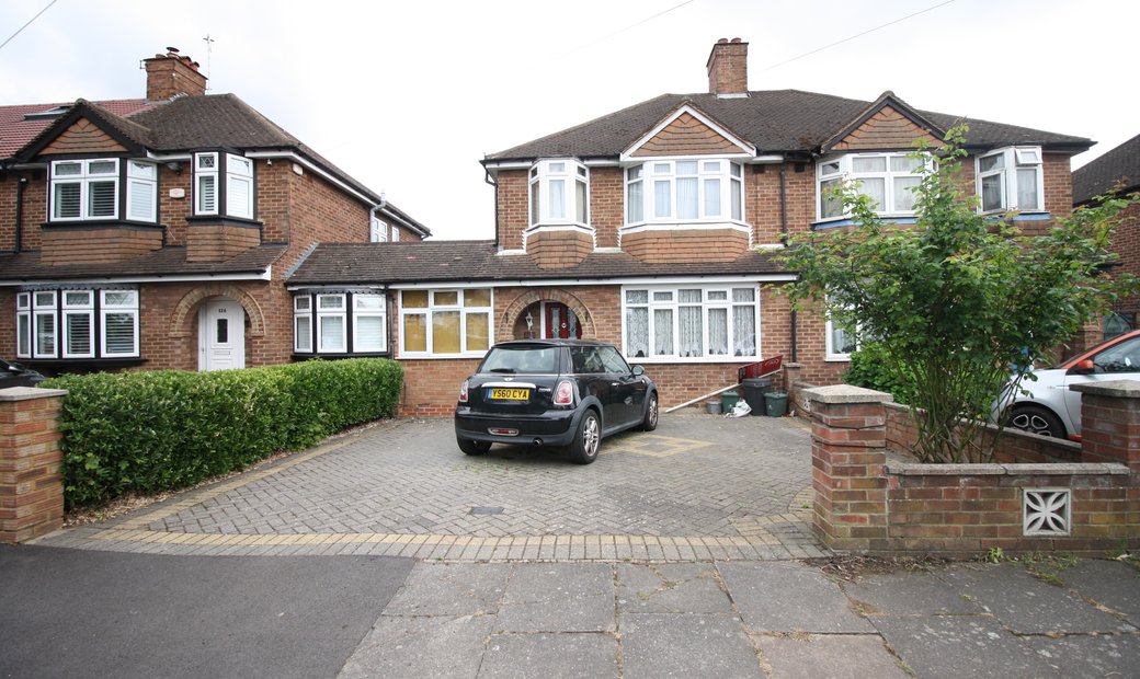 House Jubilee Drive Ruislip 124 In Ruislip, England, United Kingdom For