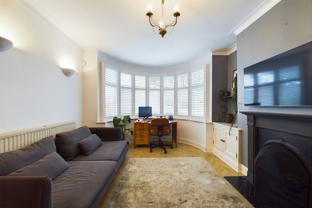 House Victoria Road 433 In Ruislip, England, United Kingdom For Sale