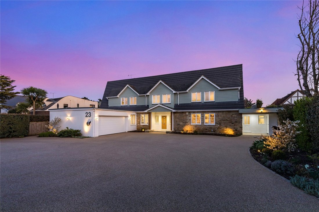 House, Tamarisk Way, East Preston, In East Preston, England, United Kingdom For Sale (13909958)