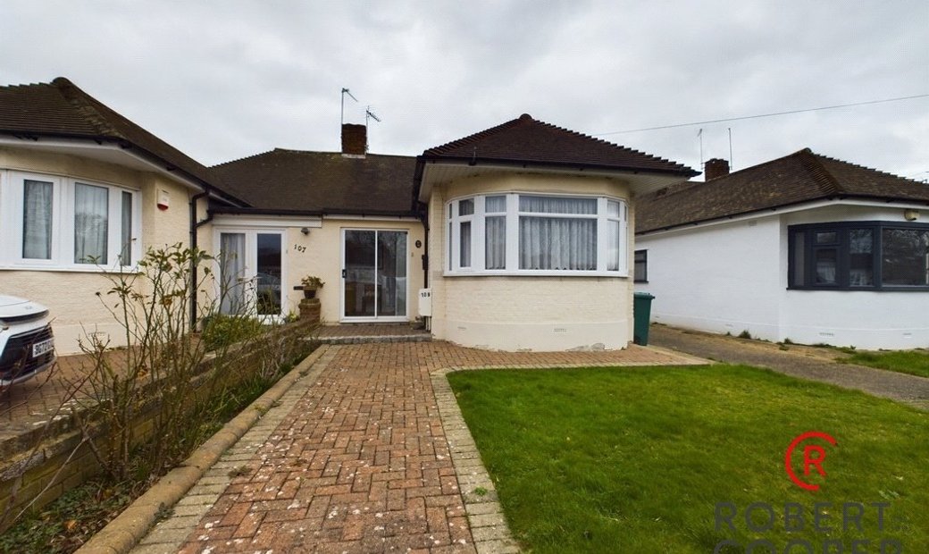Bungalow Pavilion Way Ruislip 109 In Pinner, England, United Kingdom