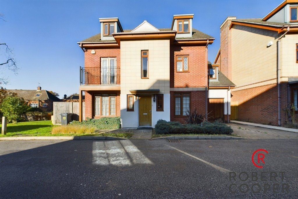House in Eastcote, Hillingdon, England 1 - 13913217