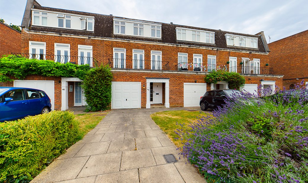 House Azalea Walk Pinner 49 In Ruislip, England, United Kingdom For