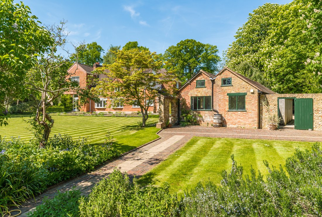 House Dene Road Northwood Middlesex 17 In Northwood, England, United