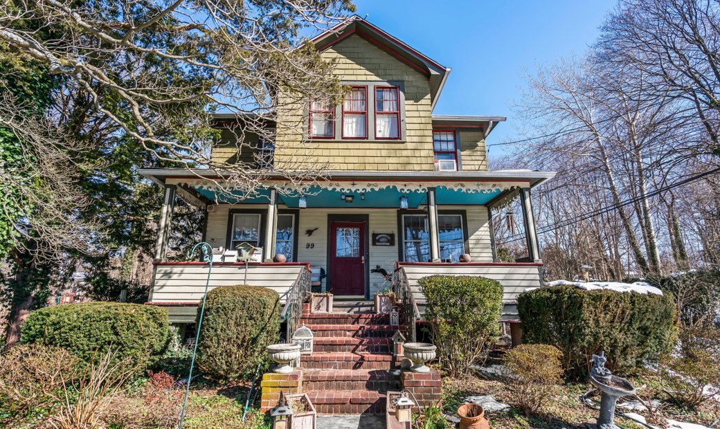 99 Woodhull Road, Huntington, Ny 11743 In Halesite, New York, United States For Sale (13910835)