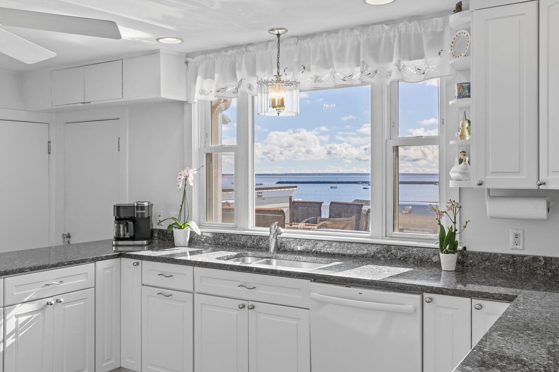 Provincetown, Massachusetts, United States 3 - 13913818