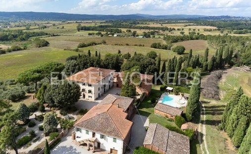 Villa in Sinalunga, Tuscany, Italy 1