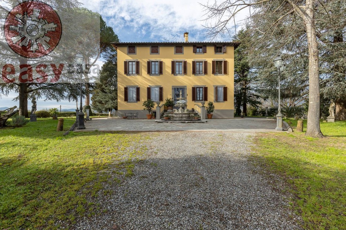 Villa in Historic Center, Lucca, Tuscany 1 - 13916590