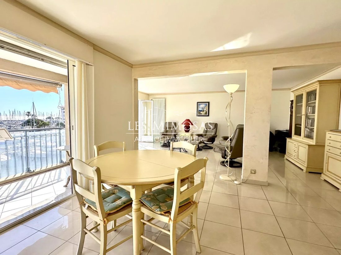 Fréjus Apartment In Fréjus, Provence Alpes Côte D'azur, France For Sale