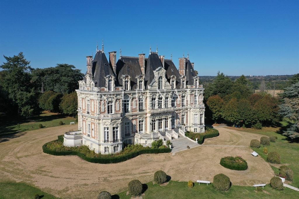 Château des Rêves Éternels: A 19th-Century Masterpiece in Anjou’s Golden Countryside