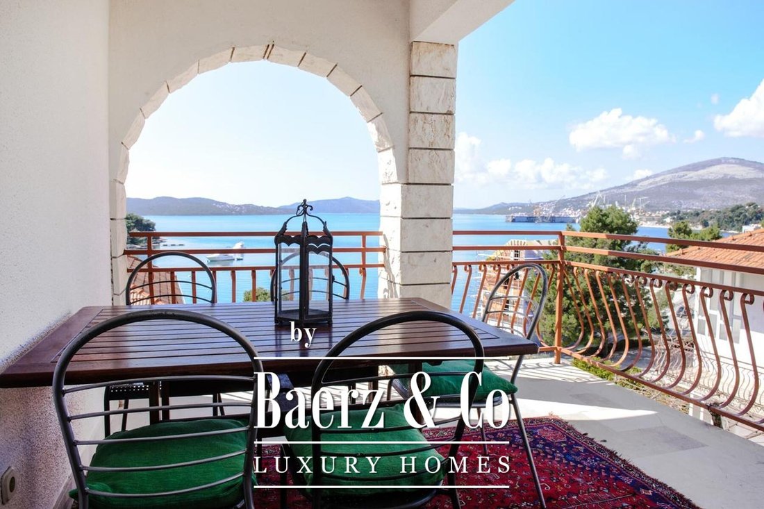Townhouse in Okrug Gornji, Split-Dalmatia County, Croatia 4 - 13917854