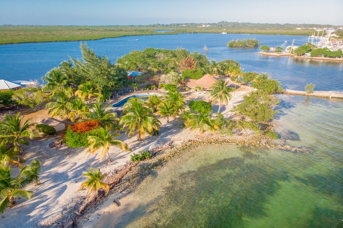 Lot 3 Laguna Beach In Utila, Bay Islands Department, Honduras For Sale