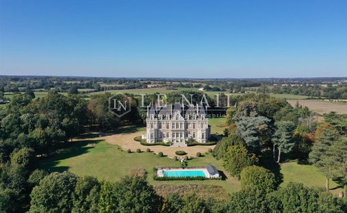 Castle in Lac de Maine-Molière, Angers, France 1