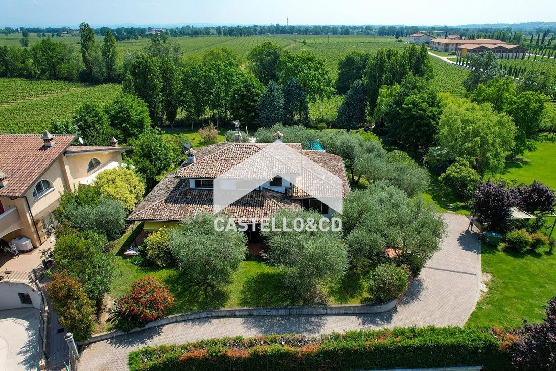Villa in Lugana, Sirmione, Lombardy 3 - 13920559