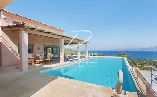 Villa in Koinotita Kranidiou, Kranidi, Griechenland 1