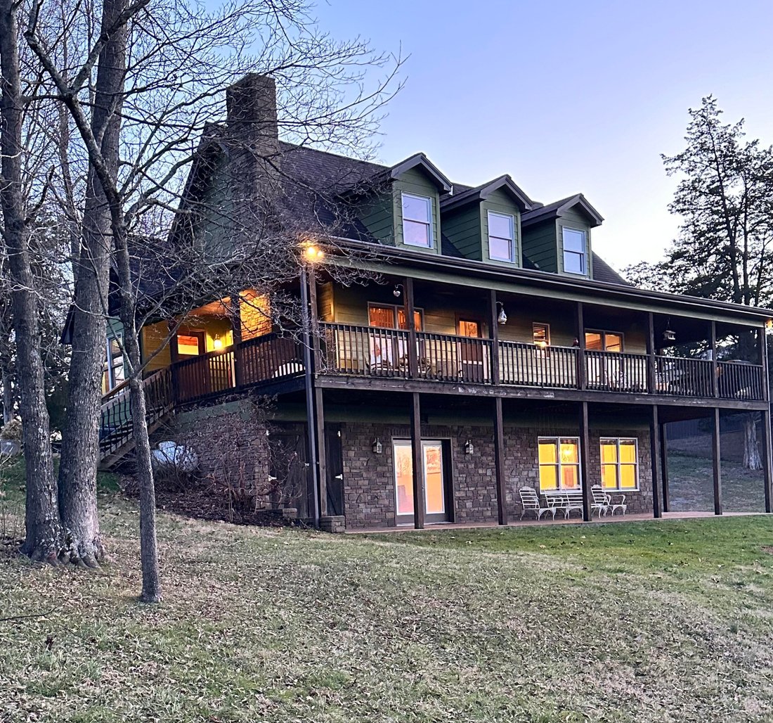 Private Lakefront Property With A Big In Bean Station, Tennessee