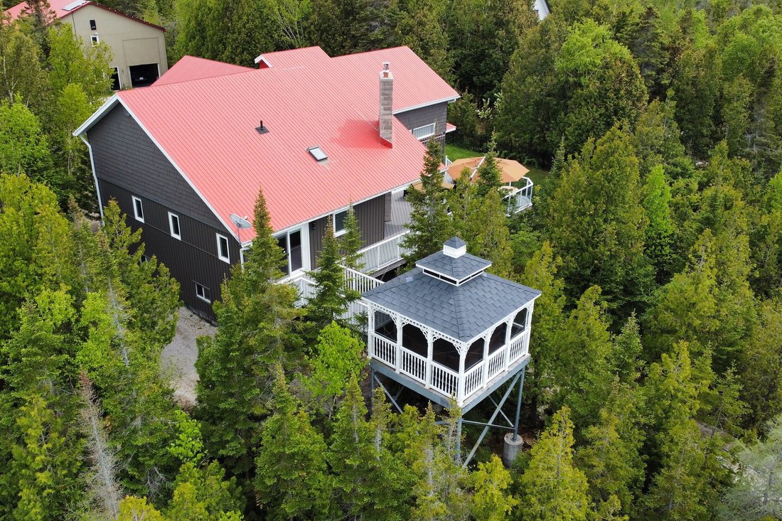 Tobermory Dream Cottage In Tobermory, Ontario, Canada For Sale (13923892)