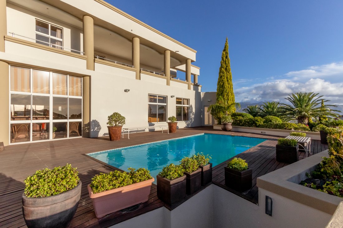 2 Paeonia Dennegeur Estate In Cape Town, Western Cape, South Africa For