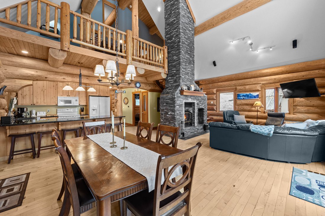Custom Built Log Chalet In Revelstoke, British Columbia, Canada For