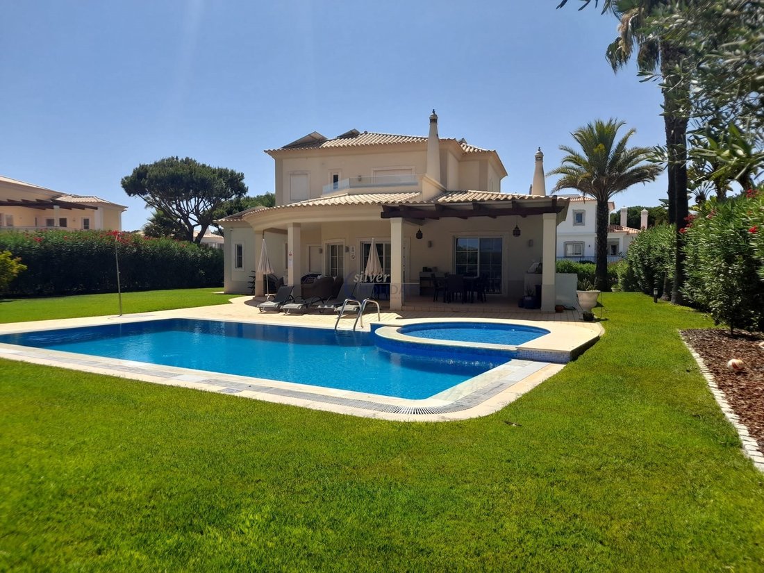 Villa in Vilamoura, Quarteira, Algarve 1 - 13924654