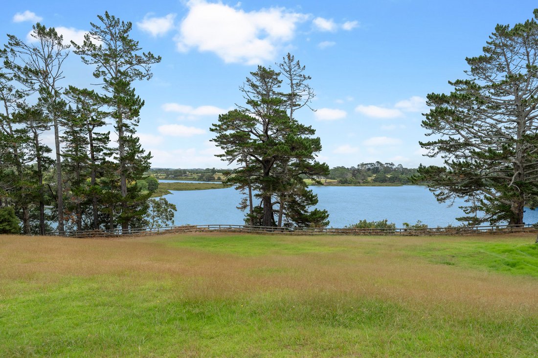 Captivating Waterfront Retreat In Riverhead, Auckland, New Zealand For