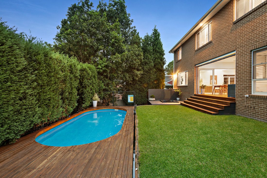 Coastal Hamptons Retreat In Glendale, New South Wales, Australia For