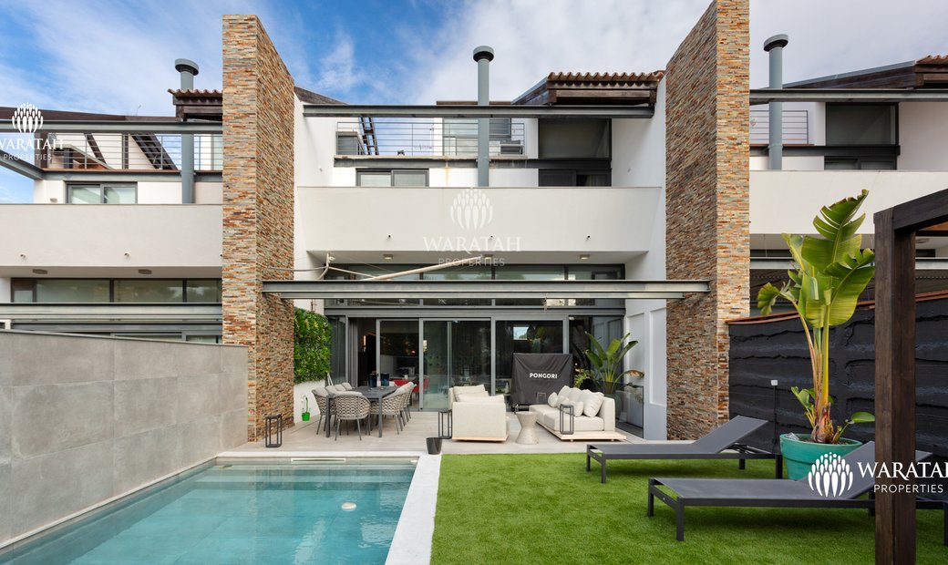 Spectacular Four Bedroom Townhouse In The Sunray In Escanxinas, Faro