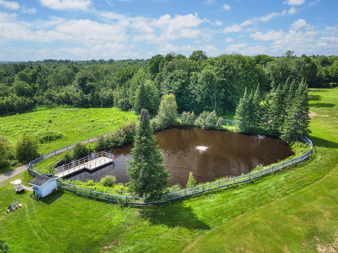 Lachute, Quebec In Lachute, Quebec, Canada For Sale (13937067)