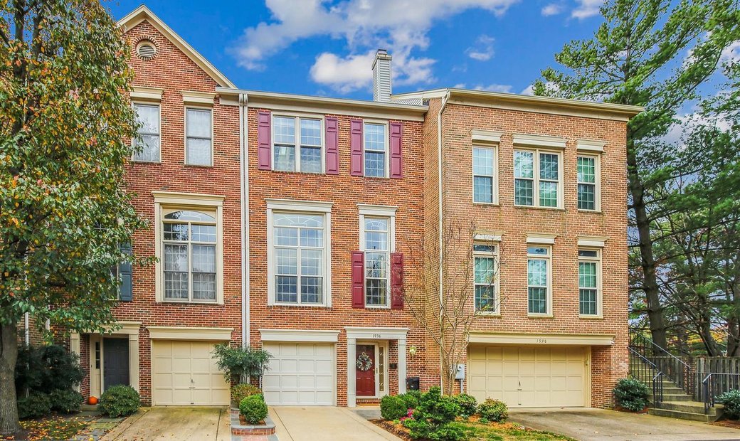 Spacious Brick Front Townhome In Arlington, Virginia, United States For