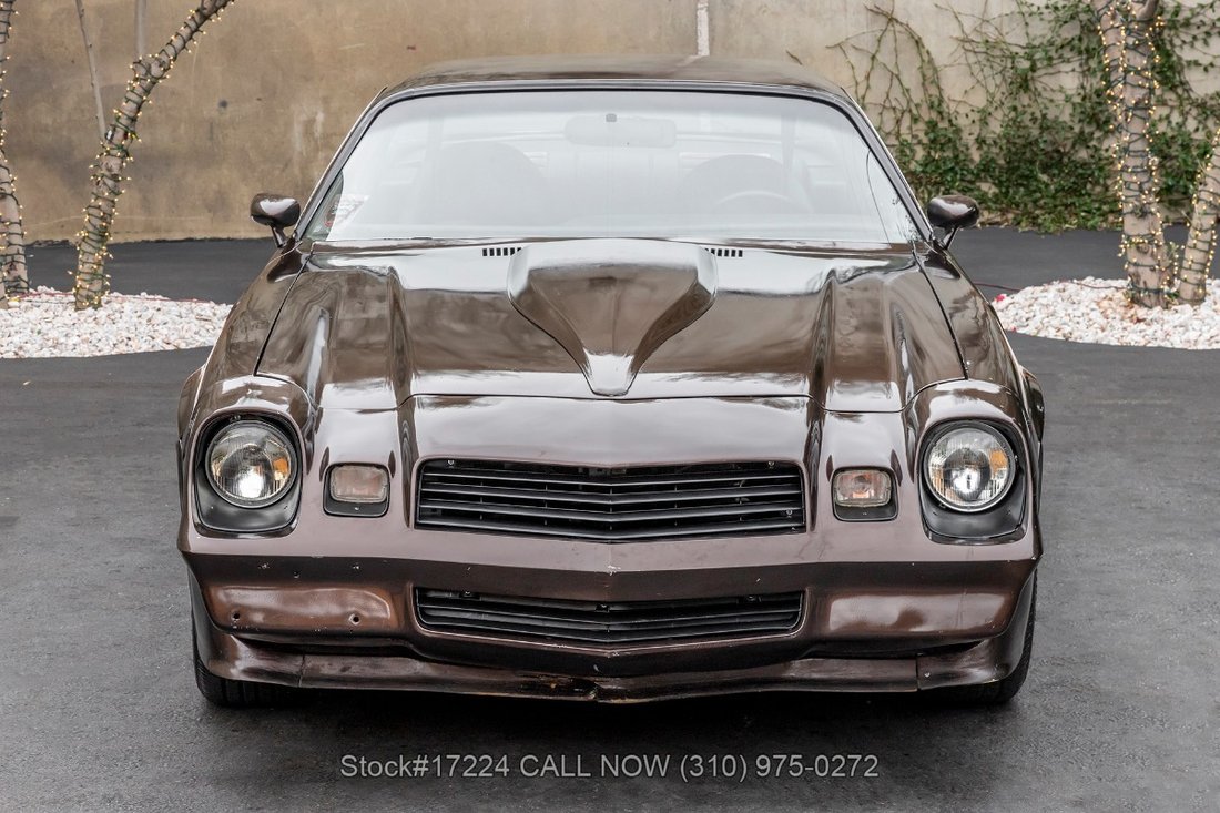 Chevrolet Camaro in Los Angeles, CA 2 - 13937639
