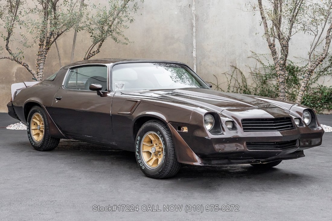 Chevrolet Camaro in Los Angeles, CA 1 - 13937639