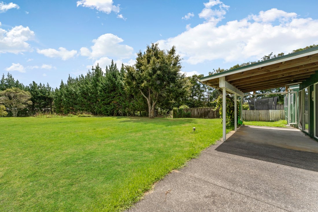 Multiple Homes On Prime Land In Taupaki, Auckland, New Zealand For Sale (13936091)