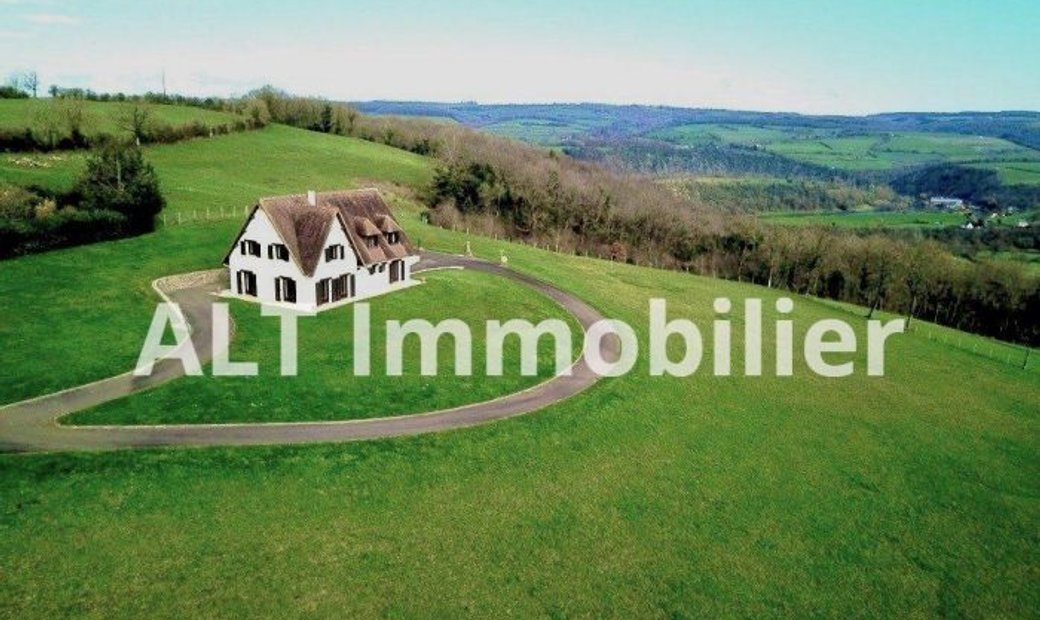 Pont D'ouilly Traditionnelle In Pont D'ouilly, Normandy, France For