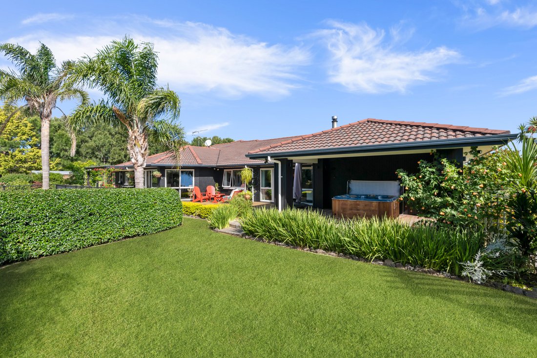 Family Entertainer Inside And Out In Dairy Flat, Auckland, New Zealand