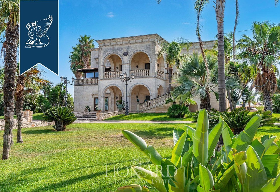 Villa in Taranto, Apulia, Italy 1 - 13931573