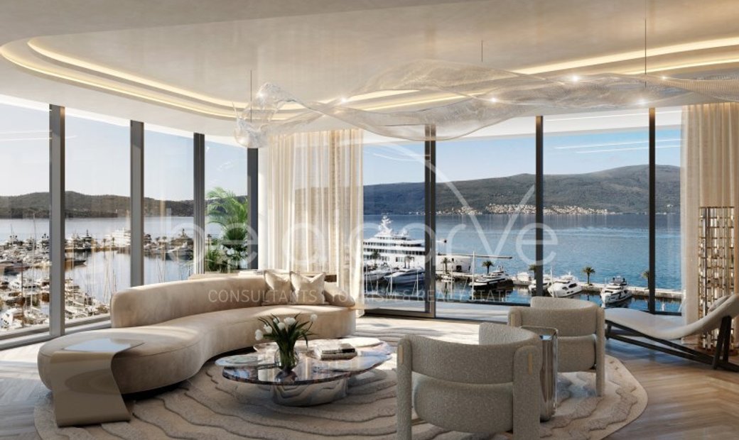 Picture of Waterfront Penthouse with Panoramic Lake Views