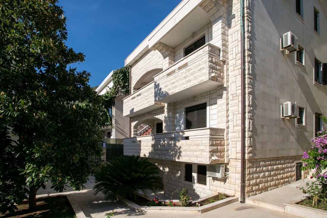 House in Bečići, Budva Municipality, Montenegro 1 - 13942111