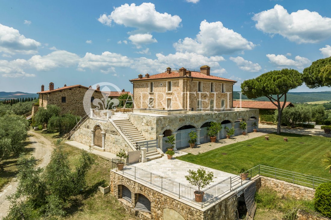 Corps de ferme à La Pesta, Toscane, Italie 1 - 12910431