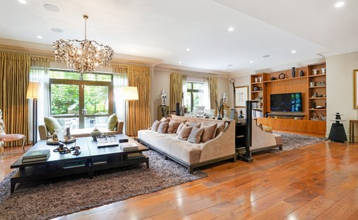 Apartment in Hampstead Garden Suburb, Barnet, England 1