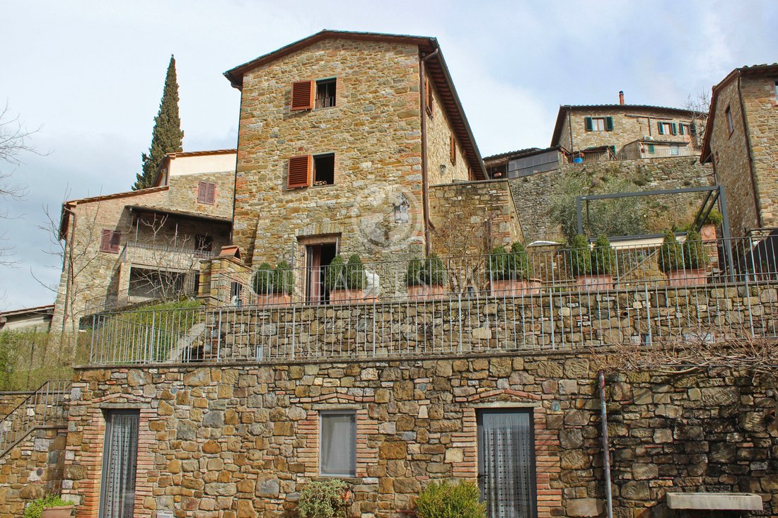 Estate in Gaiole in Chianti, Tuscany, Italy 1 - 13942665