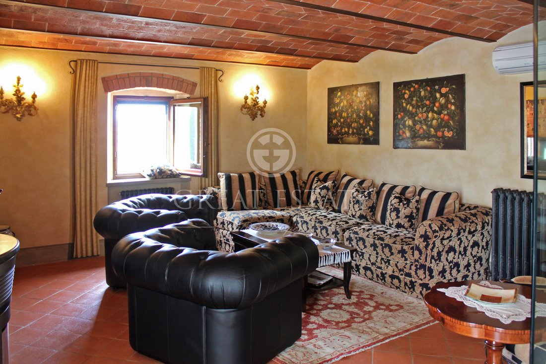 Estate in Gaiole in Chianti, Tuscany, Italy 2 - 13942665