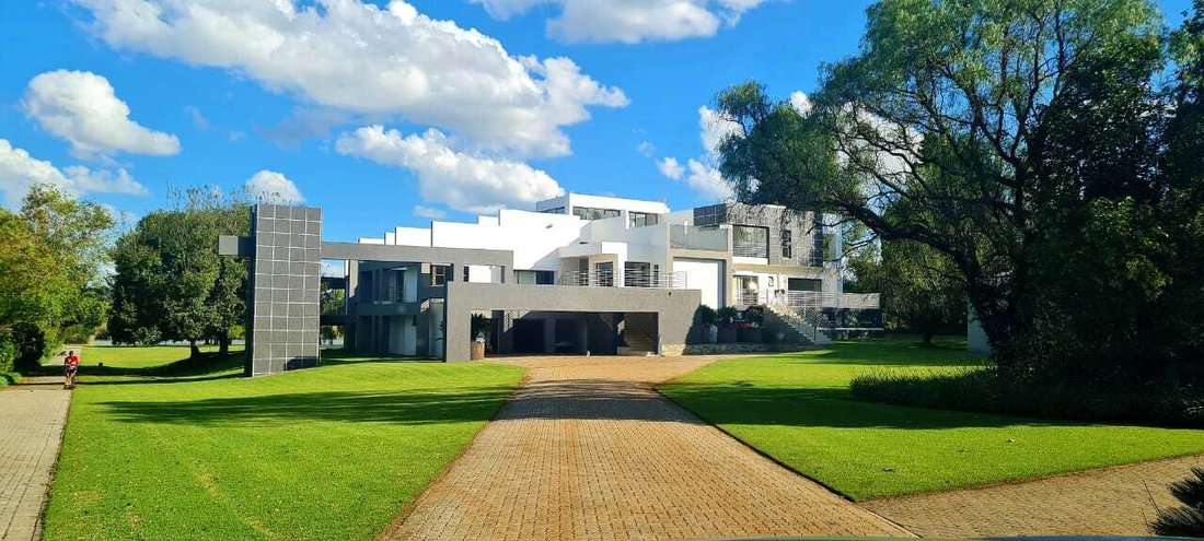 Estate in Vanderbijlpark, Free State, South Africa 1 - 13942649