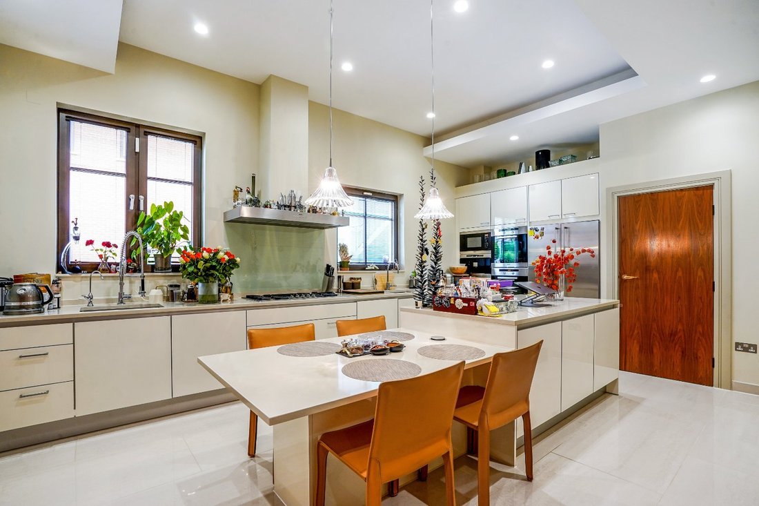 Apartment in Hampstead Garden Suburb, Barnet, England 5 - 13941644