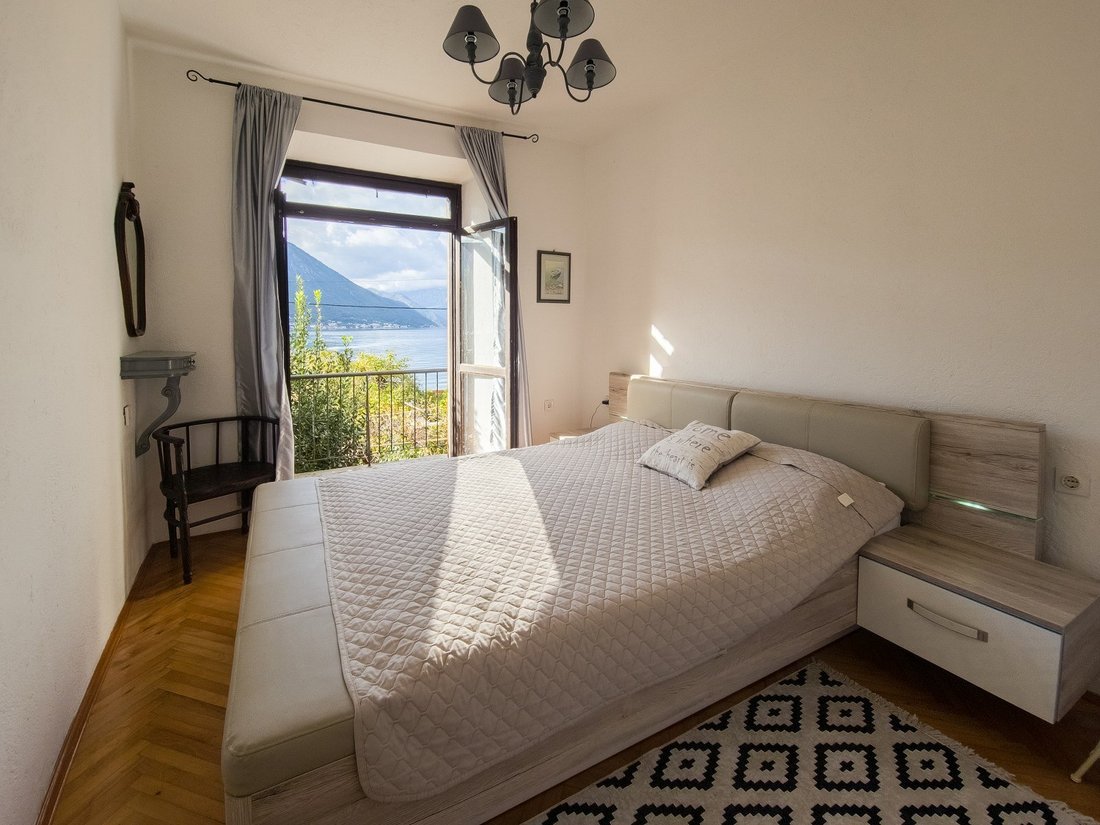 House in Dobrota, Kotor Municipality, Montenegro 5 - 13941556