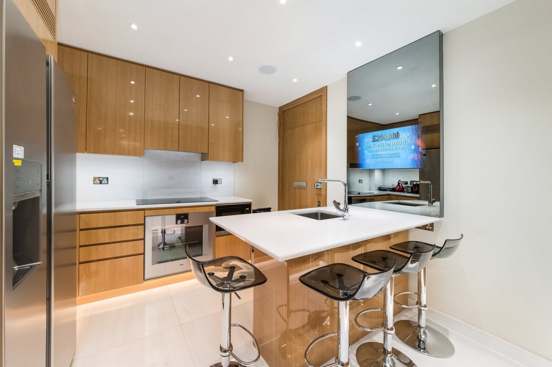 Apartment in Mayfair, Westminster, England 4 - 13941632