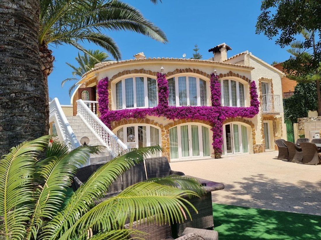 Chalet in Calp / Calpe, Valencian Community, Spain 1 - 13942634