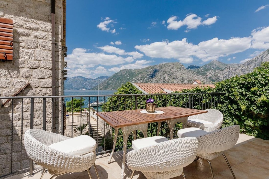 House in Dobrota, Kotor Municipality, Montenegro 4 - 13942106