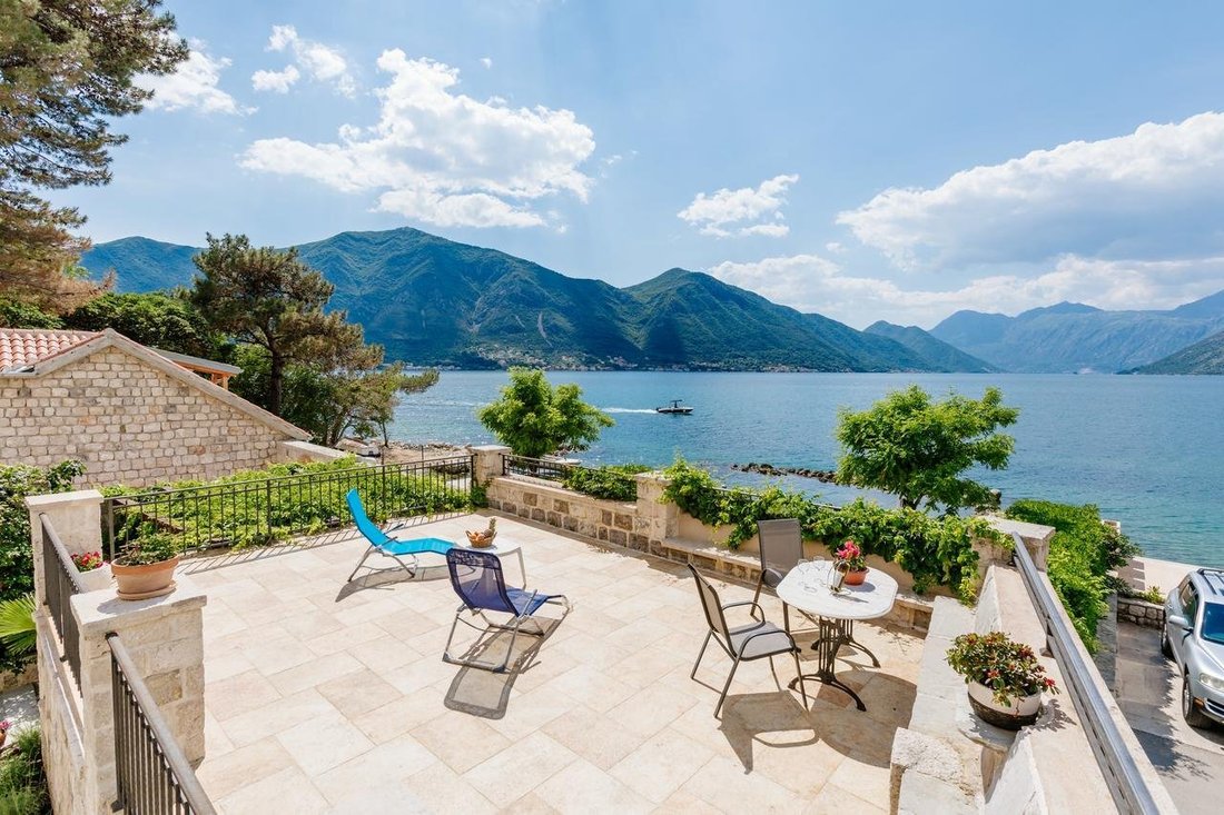 House in Dobrota, Kotor Municipality, Montenegro 1 - 13942106